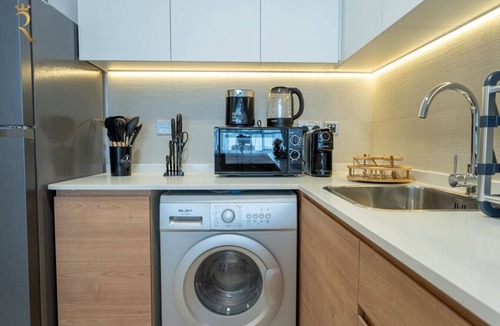 Abu Dhabi Apartment | Spacious 3BR Retreat Family-Friendly Stay, Al Reem