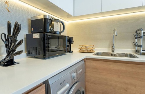 Abu Dhabi Apartment | Spacious 3BR Retreat Family-Friendly Stay, Al Reem