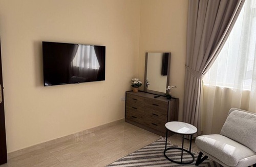 Abu Dhabi Apartment | Spacious 4-bedroom apartment with WiFi, AC in terrific Shakhbout City