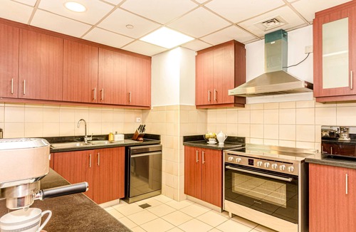 Al Sufouh 2 Apartment | Spacious 4-bedroom apartment with AC in marvelous Dubai