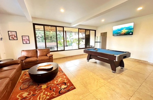 San Antonio House | Spacious 5-bedroom house with, Pool, Gym, Sauna, and Large Yard in Escazu