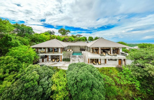 Tamarindo Villa | Spacious OceanView Villa with pool, gym, rooftop jaccuzi & beachclub access