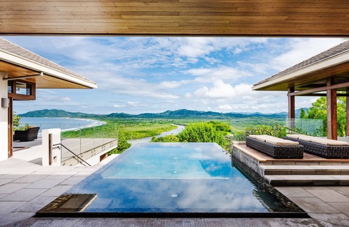 Tamarindo Villa | Spacious OceanView Villa with pool, gym, rooftop jaccuzi & beachclub access