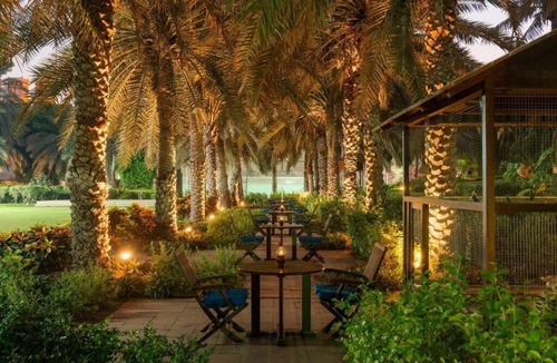 Beach & Coast Apartment | Standard king Room Near Sharjah Beach