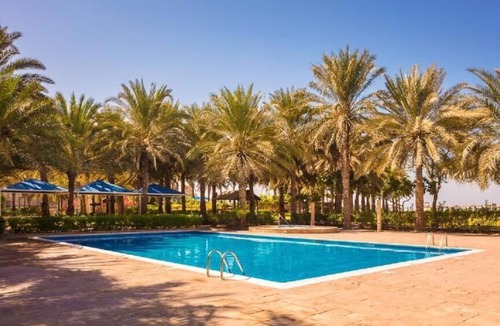 Beach & Coast Apartment | Standard king Room Near Sharjah Beach