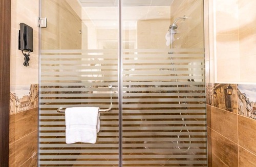 Mussafah Apartment | Standard Room Near Safeer Mall By Luxury Bookings