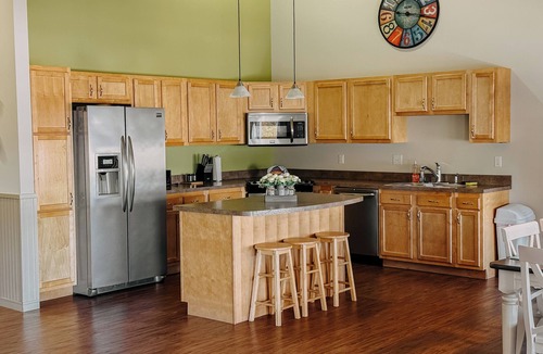 Holland Condo | Staterooms 2Q, Waterside View, Heated Pool, Near Holland State Park Beach