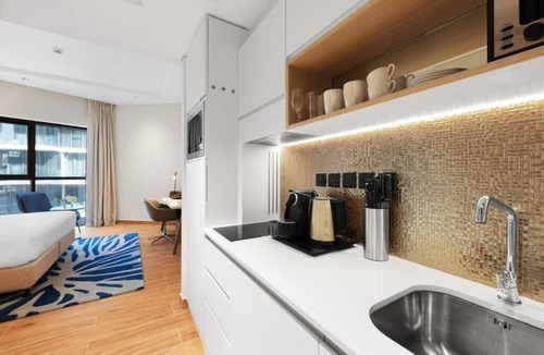 Palm Jumeirah Hotel | Studio Apartment On Palm Jumeirah By E R