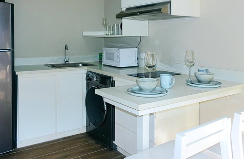 Jaco Apartment | Studio w/pool, 5 minute walk to Beach