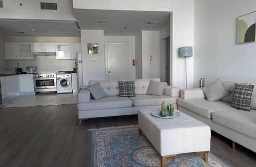 Dubai Marina Apartment | Stunning 2 Bed Room Apartment with Full Marina View. Great Location Near Metro