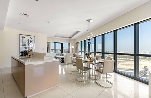 Business Bay Apartment | Stunning 3BD in Business Bay with Burj Khalifa View