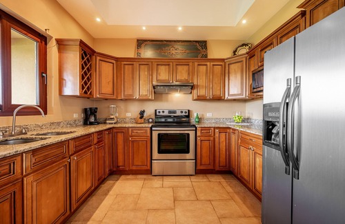 Tronadora House | Stunning Lake View Duplex with a Hot tub, WIFI, & Dog Friendly