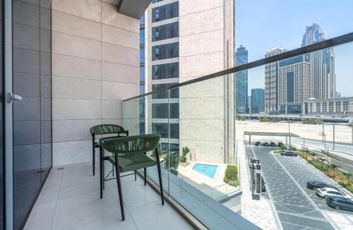 Al Safa Apartment | Stylish 1 BR in Canal Front with Pool and Gym Access