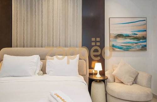 Downtown Dubai Apartment | Stylish 1BR-Upper Crest Near Dubai Mall