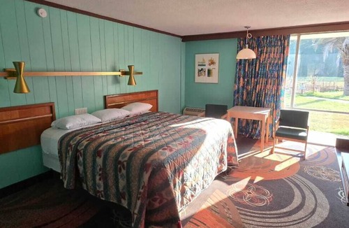 Summerton Hotel | Sunset Inn Manning I 95