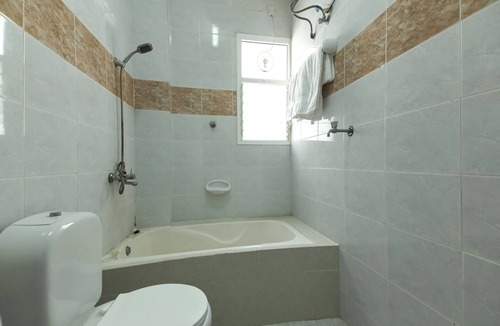 Sur Hotel | Super OYO 108 Marsa Al Masafar Hotel Apartment