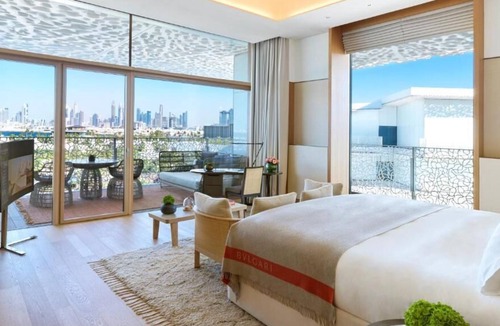 Jumeirah House | Superior King Room in Private Resort Island
