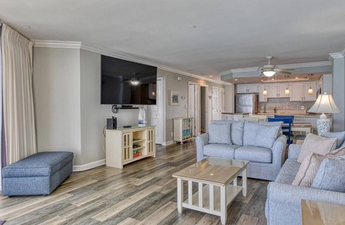 Garden City Condo | Surf Master 910 Beautifully Renovated 2-Bedroom Oceanfront Condo