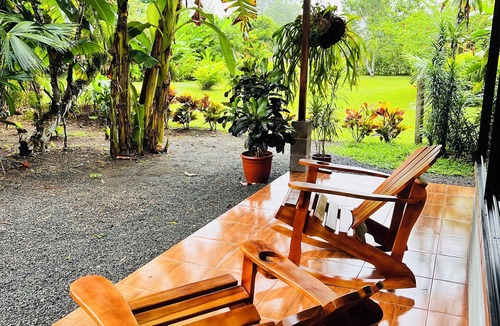 La Fortuna Cabin | Surrounded by nature, large gardens and many birds, an ideal place to rest.
