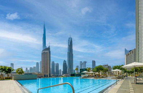 Za'abeel 2 Apartment | The Cinema Suite Luxury 2-Bed Near Dubai Mall
