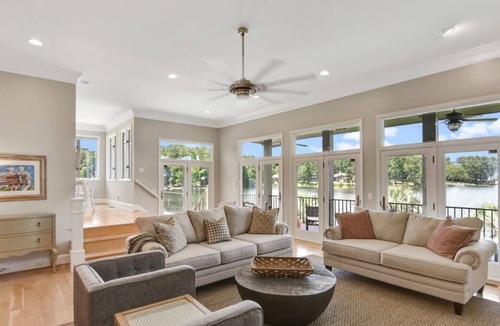 Lexington House | THE HERON HOUSE WITH OPTIONAL BOAT RENTAL