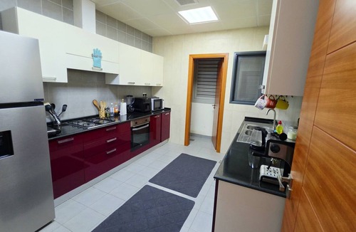 Al Khuwair Apartment | The Hive - Cozy 2BR Apartment with Rooftop Pool, Al Khuwair Muscat