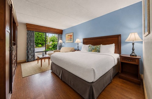 Pigeon Forge Hotel | The Inn On The River