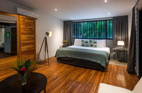 Nosara Villa | The Jungle Loft, 7 min Walk to Guiones beach + Jacuzzi