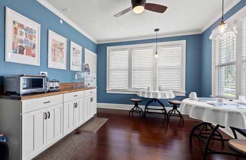 Historic Kenwood Bed & Breakfast | The Kenwood Gables B&B