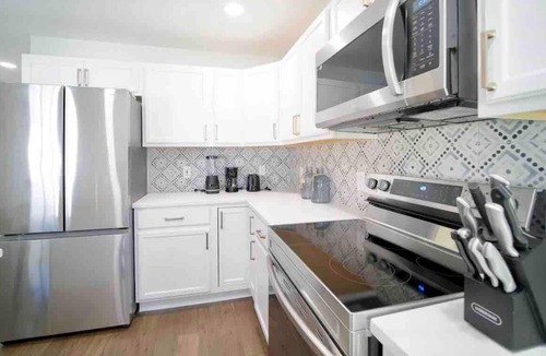 Hanahan House | The Lovely Chaucer: Modern Renovated Home