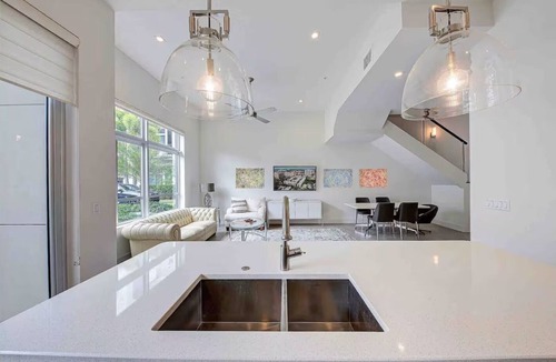 Laurel Park House | THE Q LUXURY & QUALITY MODERN SARASOTA DOWNTOWN LIFESTYLE CLOSE TO LIDO BEACH