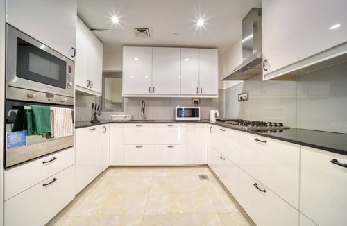 Palm Jumeirah Apartment | The Skyview Marina Penthouse near JBR