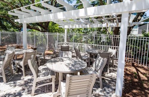 Pelican Bay House | The Sunny Side