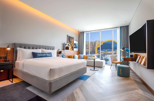 Abu Dhabi Resort | The WB Abu Dhabi, Curio Collection by Hilton