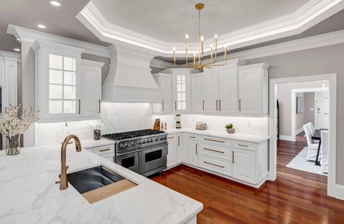 Earlewood House | The Wren | 2 BR 2.5 BA | Newly Renovated w/Hot Tub