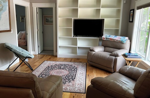 Port Royal House | This lovely home is just half mile from the gates of Paris Island