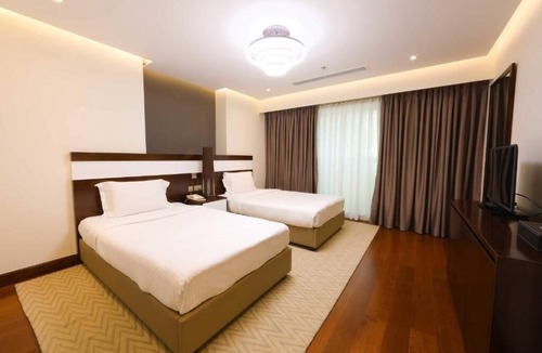 DIFC Hotel | Three Bedroom Suite Near School Water Dubai