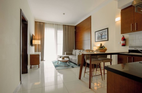 Dubai Sports City Apartment | Treppan Hotel & Suites by Fakhruddin