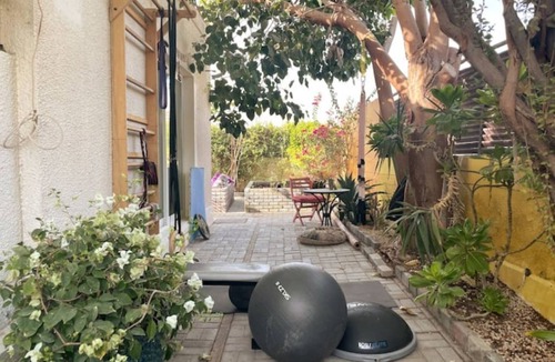 Jumeirah Apartment | Tropical Sanctuary walking distance to the beach