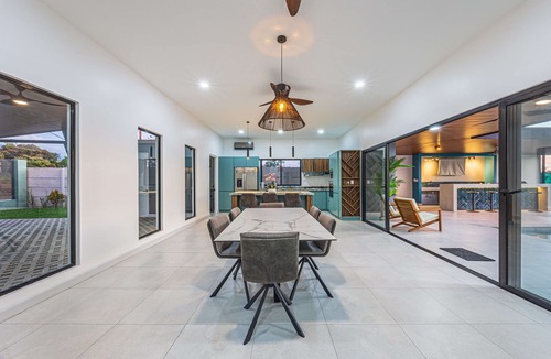Ballena House | Uvita-New luxury-sleeps 6-private pool-huge patio-Great location near grocery and restaurants