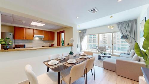The Greens Apartment | Vacationer Holiday Homes l Peaceful 2 Bed l Prime Location close to Marina l The Greens