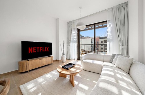 Dubai Apartment | VayK - Modern 2BR with Stunning Sea View in Port de La Mer