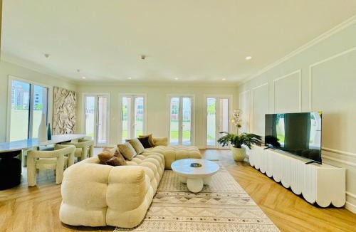 Dubai Villa | Venduras - Spacious 4-Bedroom Luxury Villa in La Mer, Dubai