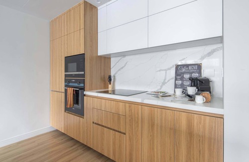 The Greens Apartment | Vibrant 1BR in the Heart of The Greens - Sleeps 3!
