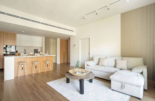 The Greens Apartment | Vibrant 1BR in the Heart of The Greens - Sleeps 3!