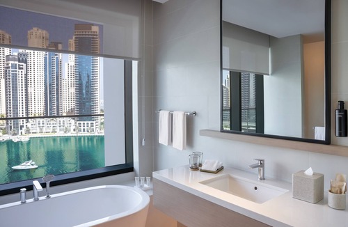Dubai Marina Hotel | Vida Dubai Marina & Yacht Club