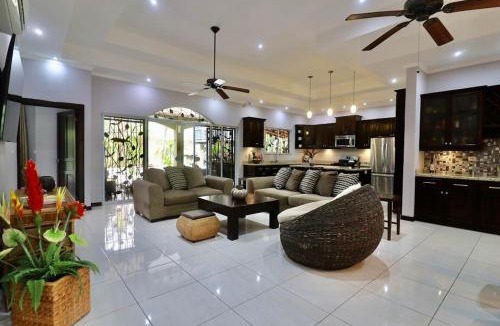 Esterillos Oeste Villa | Villa Encantada By Vacation Pura Vida