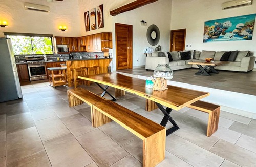 El Cerro House | Villa Macaw Luxury 5 Bdrm, Pool, Ocean, Surf & Sunset Views