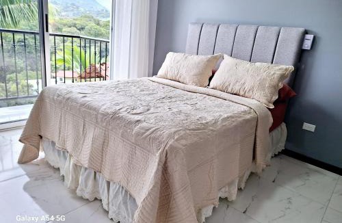 San Isidro de El General Hostel | Vistas del Sol-Casa Victoria