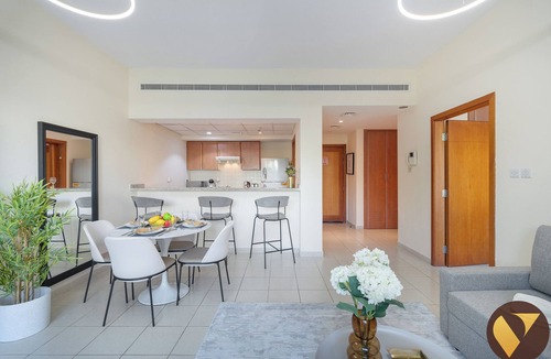 The Greens Apartment | Vogue | Al Dhafrah 2 Greens near Mall of Emirates